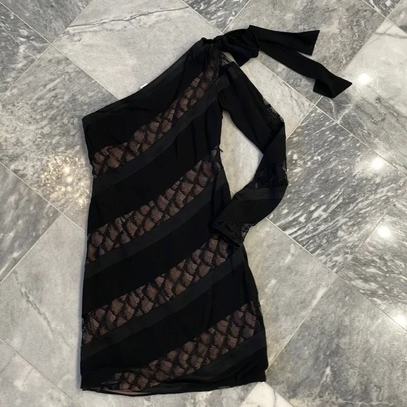 Diane Von Furstenberg | Dresses | Beautiful One Shoulder Lace Overlay  Classic Cocktail Dress Size 2 | Poshmark